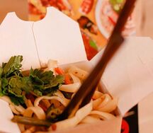 Wok с курицей в соусе терияки