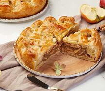 Пирог с яблоками и корицей