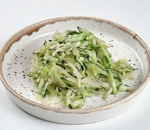 Салат капустный с огурцом