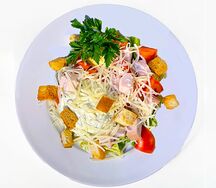 Цезарь с курицей копченой