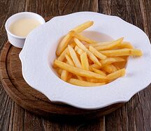Картофель фри с соусом