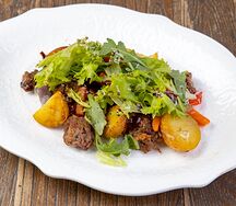 Теплый салат с куриной печенью 