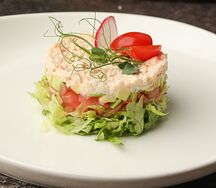 Салат с крабом и авокадо