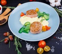 Котлеты из индейки с картофельным пюре