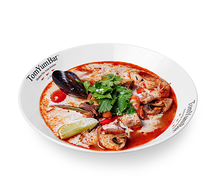 Tom Yum с морепродуктами с доброй порцией пропаренного риса