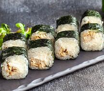 Ролл с курицей и нежным сыром