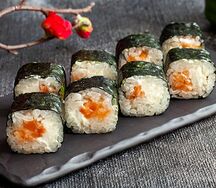 Ролл с Лососем и Нежным сыром