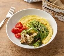 Омлет из 3-х яиц с авокадо