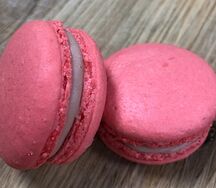 Макаронс Ягодный