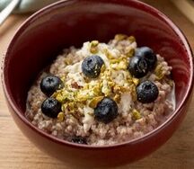 Зеленая гречка со страчателлой