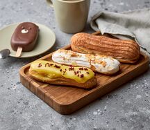 Эклер карамельный