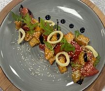 Запечённые баклажаны с помидорами