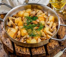 Грибы жареные с картофелем и луком