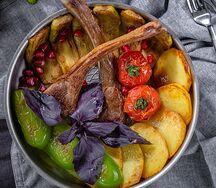 Жаркое из бараньей корейки с овощами по-азербайджански