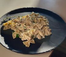 Фарфалле с цыпленком и грибами
