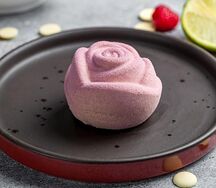 Муссовое пирожное Клубника-лайм-базилик