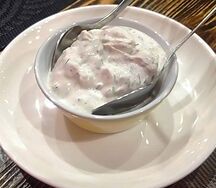 Сметанный соус с чесноком