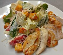 Цезарь с куриным филе