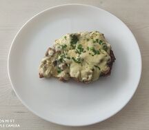 Отбивная с грибами и сыром