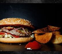 Cho бургер с беконом