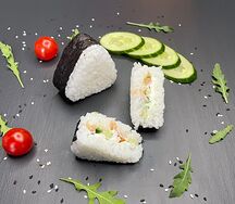 Онигири с рыбкой