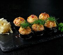 Запеченный ролл с креветкой тартар