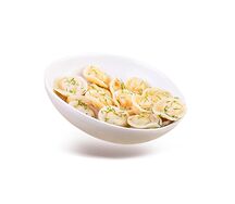 10 пельменей с бульоном