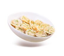 16 пельменей с бульоном