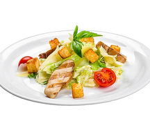 Салат Цезарь с курицей