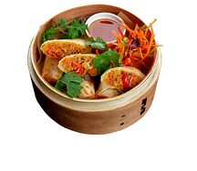 Спринг роллы с цыпленком овощами и тайским соусом