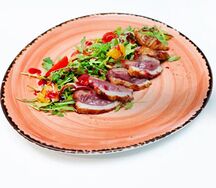 Салат из утиной грудки