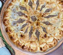 Пирог со свининой и говядиной
