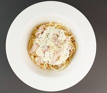 Спагетти Карбонара с копченым цыпленком