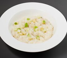 Каша рисовая с яблоком