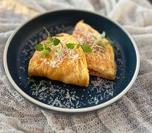 Омлет с томатом и пармезаном