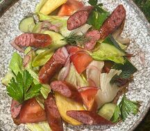 Салат с колбасками