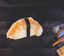 Суши с креветкой