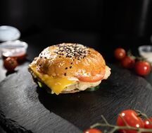 Бургер с куриной котлетой макси