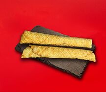 Вафельная трубочка с варёной сгущенкой