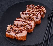 Ролл с гребешком и крабом