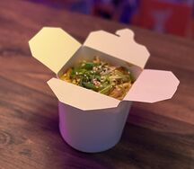 Wok с куриным бедром