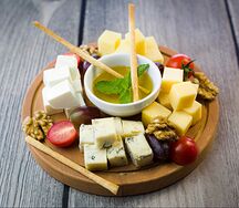 Ассорти из европейских сыров