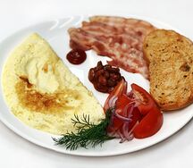 Омлет с беконом