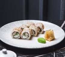 Ролл с копченой курицей