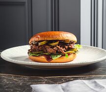 Арт Бургер с рваной говядиной