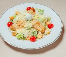 Салат цезарь с курицей