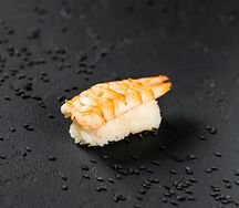 Суши с креветкой