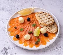 Семга слабосоленая с пряным маслом