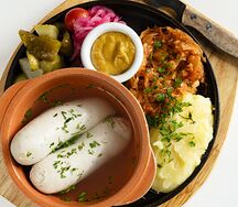 Мюнхенские отварные с тушеной капустой