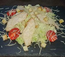Цезарь с курицей